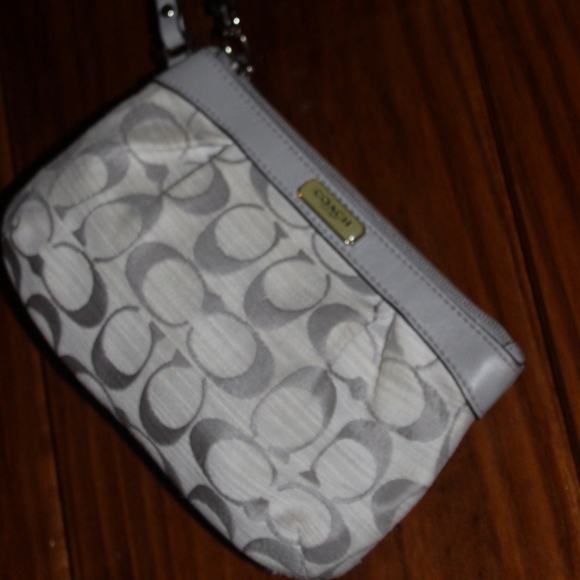 Coach Wristlet - Picture 5 of 14